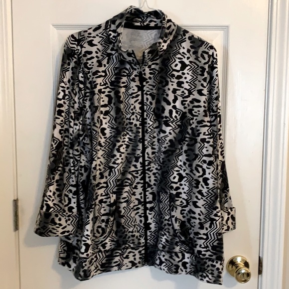 3/4 sleeve zip athletic top - Picture 1 of 3